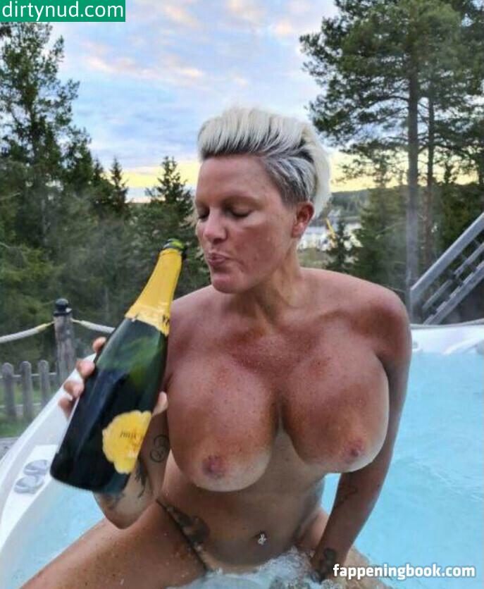 Caroline Öberg Erome Nude Leaks Onlyfans Free